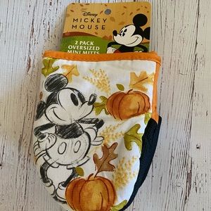 Fall Mickey oven mitt